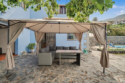 Holiday Home “Casa las Cañas” with Mountain View, Sea View, Pool and Terrace