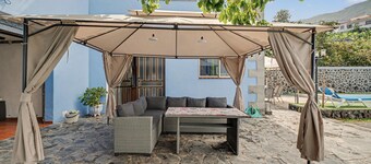 Holiday Home “Casa las Cañas” with Mountain View, Sea View, Pool and Terrace