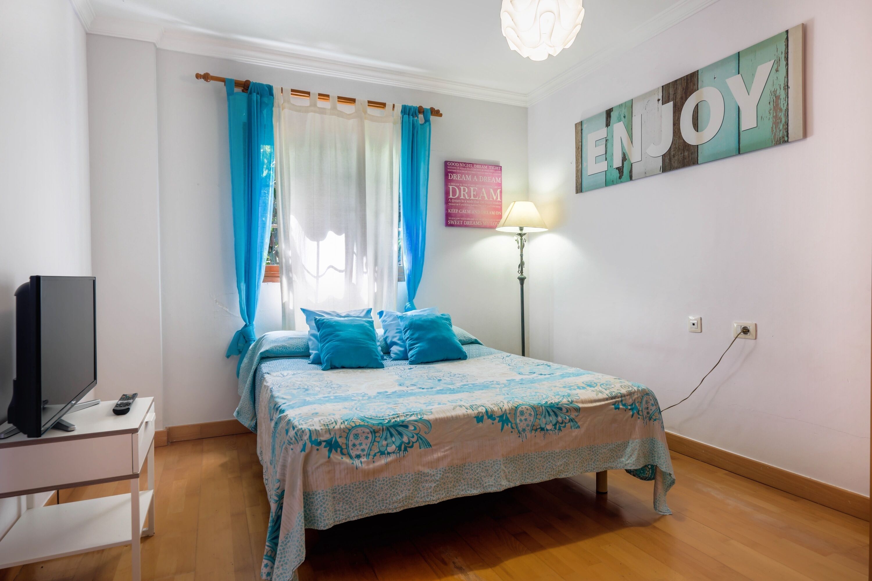 3 camere, ferro/asse da stiro, Wi-Fi gratuito, lenzuola