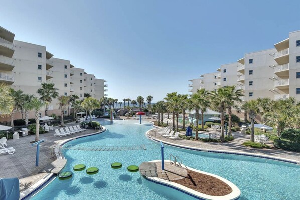 حمّام سباحة مُدفَّأ