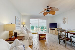 TV, DVD player - 3rd-floor, Gulf-front condo with seasonal beach setup - near entertainment (Fort Walton Beach)