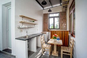 Dining - Family Room(04 people) (Thành phố Huế)