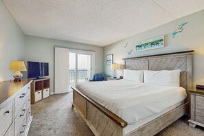 3 habitaciones, tabla de planchar con plancha, internet y ropa de cama