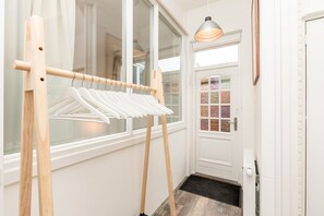 Interior - Summer house (80m2), 300 meters from the Ruin Church. (BERGEN NH)