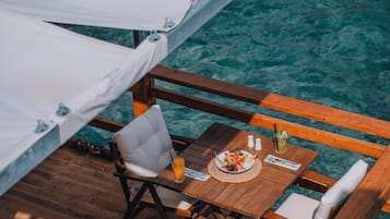 Playa privada en los alrededores, camas de playa gratis