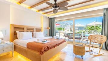 Deluxe kamer, uitzicht op zee | Lakens van Egyptisch katoen, luxe beddengoed, donzen dekbedden