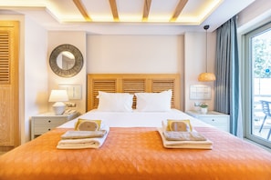 Classic Room | Egyptian cotton sheets, premium bedding, down comforters - Kalkan Saray Suites - Adults Only (Kas)