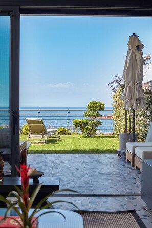 5+1 Deluxe Villa with Private Pool and Sauna | Terrasse/patio