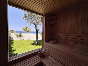 5+1 Deluxe Villa with Private Heated Pool and Sauna | Bathroom amenities | Shower, rainfall showerhead, designer toiletries, hair dryer