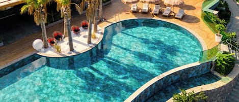 Sesongbasert utendørsbasseng og bassengtelt (inkludert)