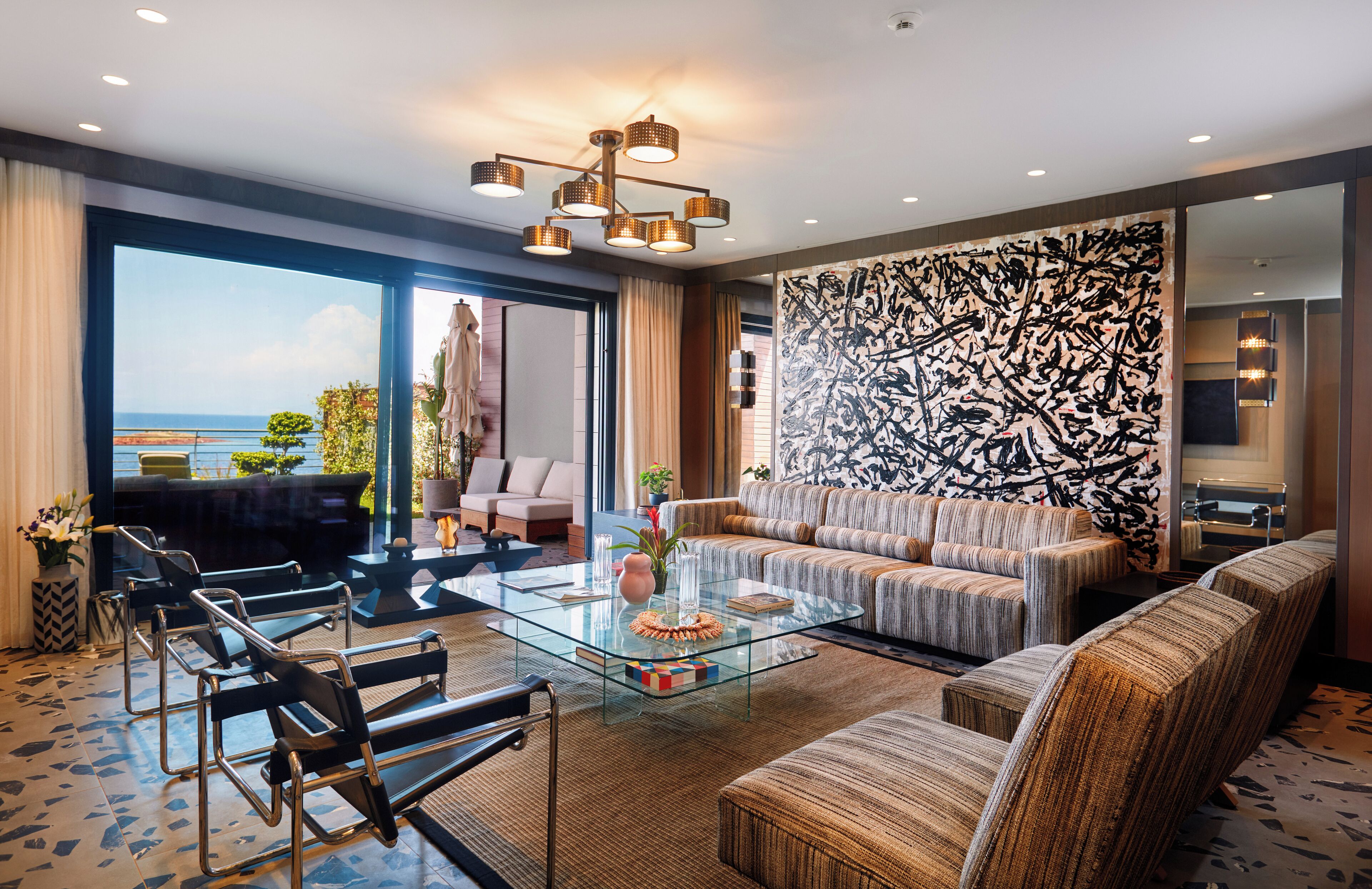 5+1 Deluxe Villa with Private Pool and Sauna | 起居区 | 170-厘米液晶电视 （配备卫星频道）、电视