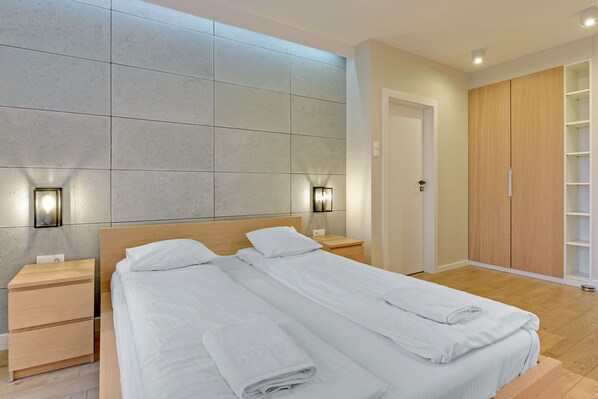 Studio | Living area | Flat-screen TV