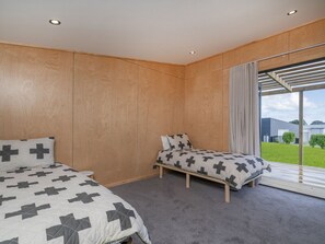 2 bedrooms, WiFi, bed sheets - The Little Bach at Whangapoua (Whangapoua)