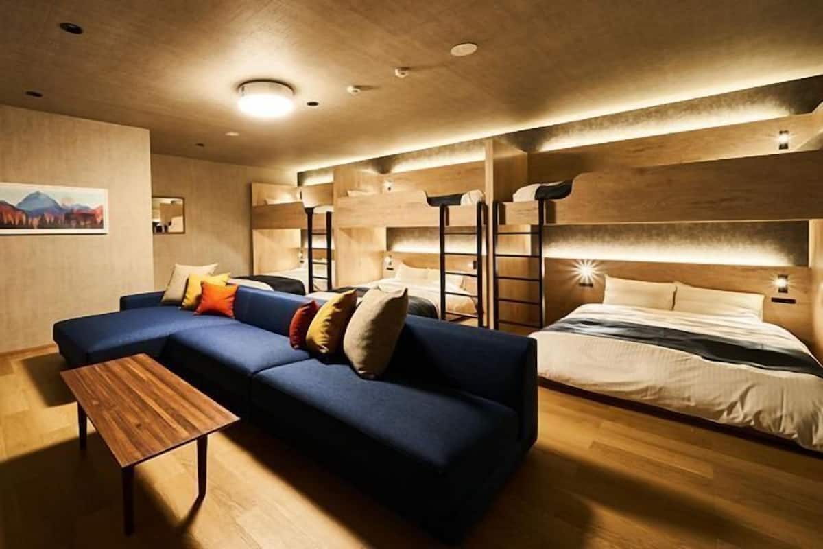 1 bedroom, desk, blackout drapes, free WiFi