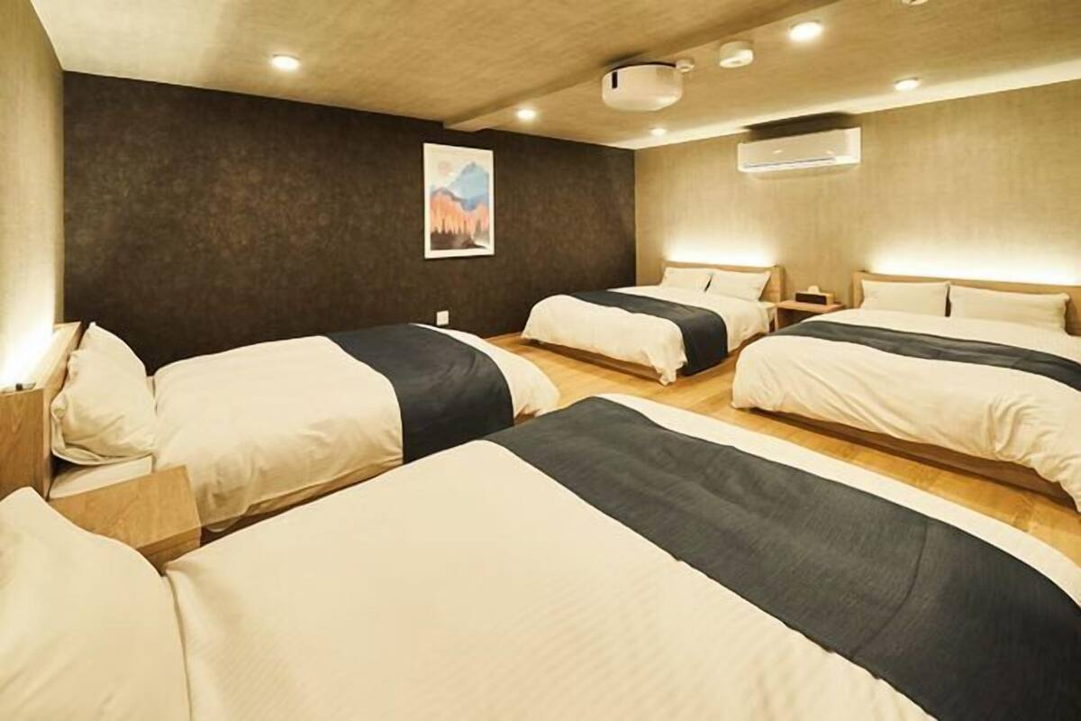 1 bedroom, desk, blackout curtains, free WiFi
