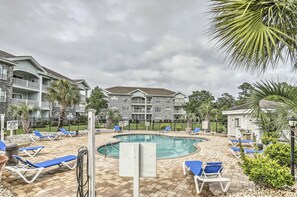 Pool - 2 Mi to Beach: Myrtlewood Condo w/ Resort Perks! (Myrtle Beach)