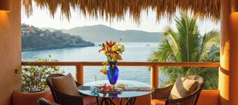 Rarely Available- Casa Quixote - Beachfront Estate