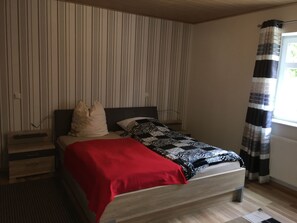 2 bedrooms, WiFi, bed sheets