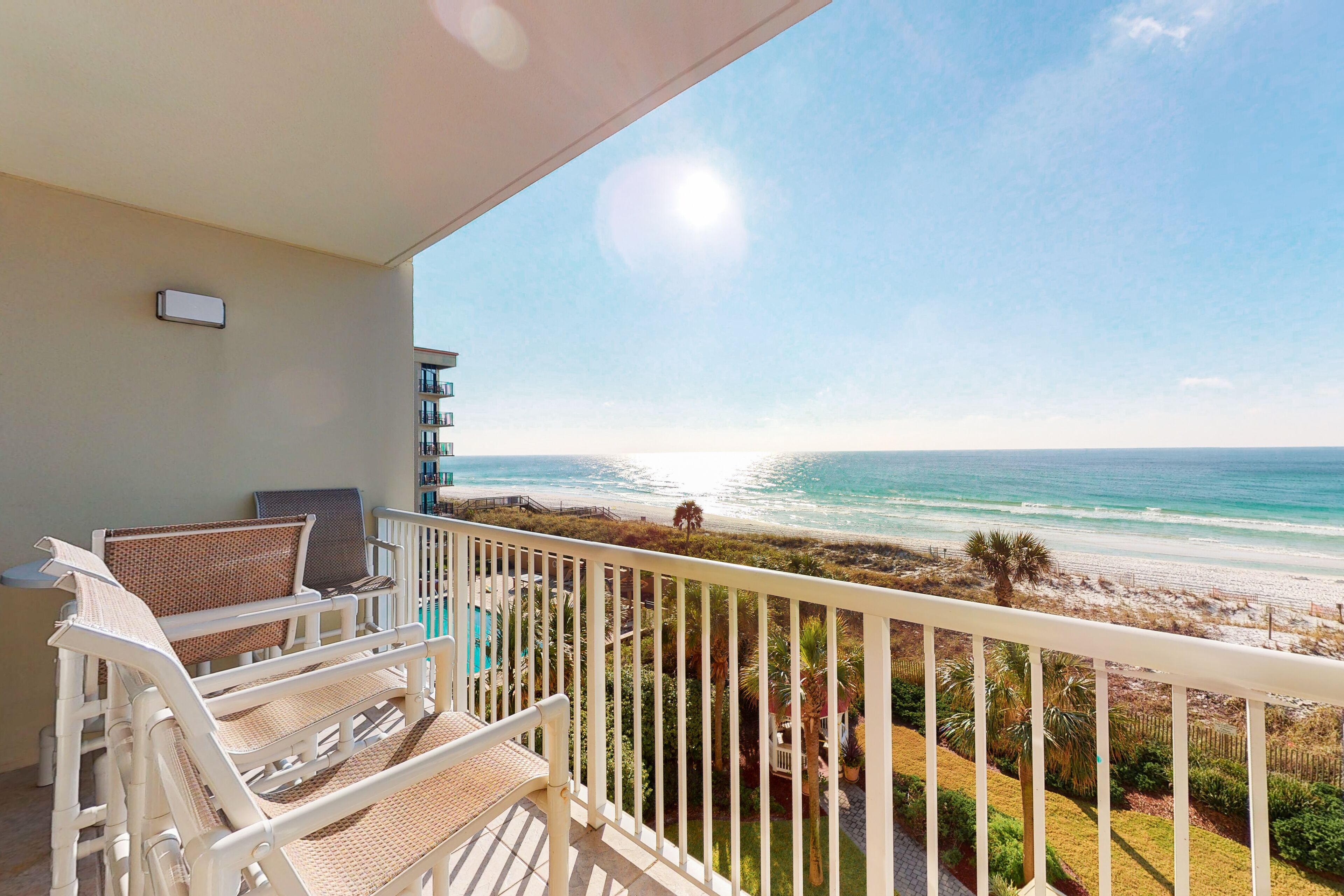 Gorgeous Beachy Condo On Okaloosa Island Gulf-Front Views Close To Activities