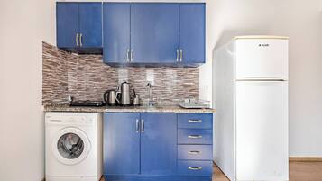 Apartment | Premium bedding, individually decorated, desk, soundproofing