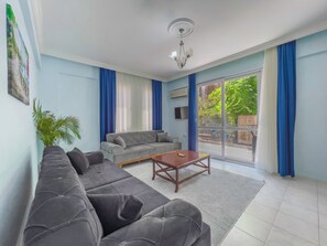 1+1 Genis Deluxe Daire / Apartment | Soggiorno | TV LED 32 pollici con canali satellitari, TV, film in prima visione