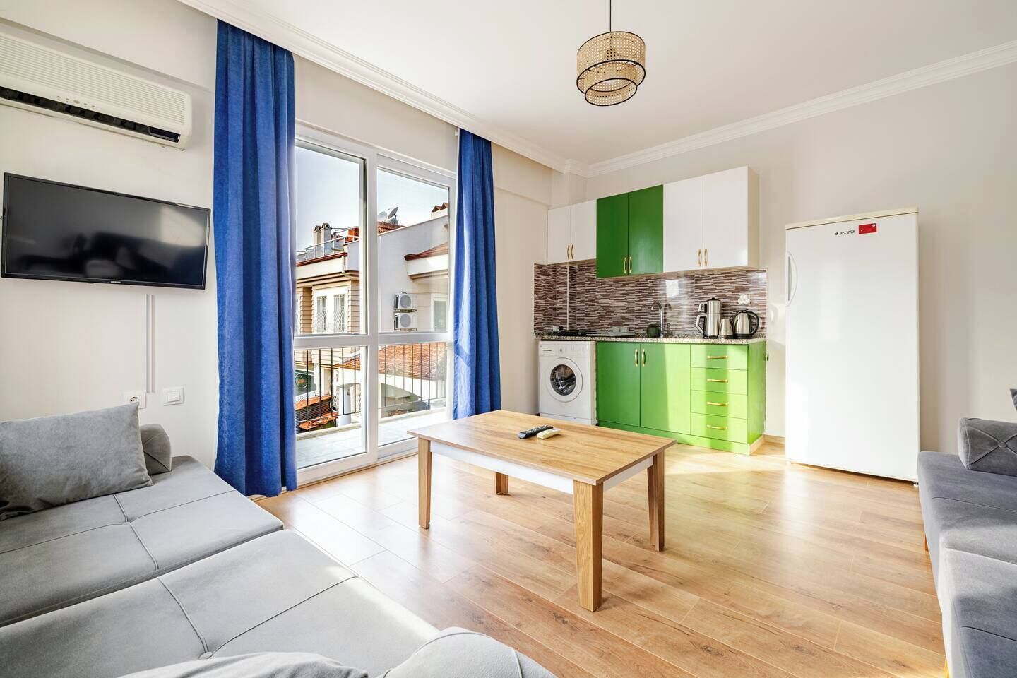 Apartment | Premium bedding, individually decorated, desk, soundproofing