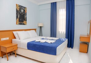 Premium bedding, individually decorated, desk, soundproofing - Nehir Apart Otel (Fethiye)