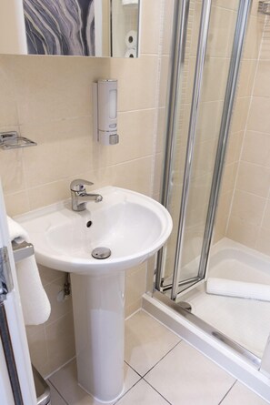 City Apartment, 1 Bedroom, Kitchen, Garden View | Bathroom sink - B16 Apartment C, Birmingham (Birmingham)