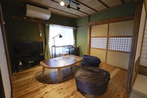 Classic House, Non Smoking | 2 bedrooms, desk, laptop workspace, blackout drapes - Vacation rentals -kou- (Nachikatsuura)