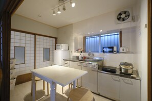 經典獨棟房屋, 非吸煙房 | 私人廚房 | 電冰箱、微波爐、爐台、電鍋