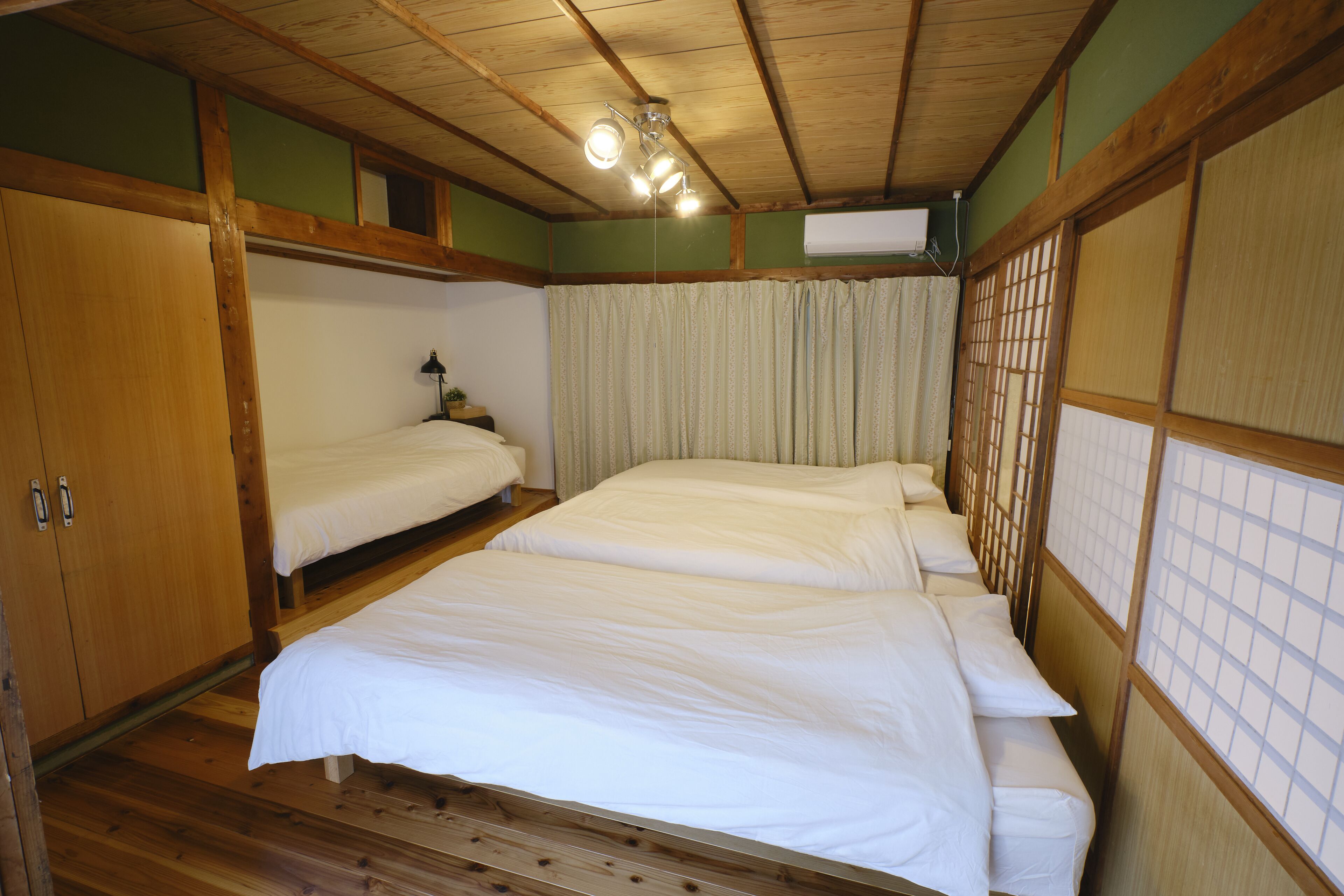 Classic House, Non Smoking | 2 bedrooms, desk, laptop workspace, blackout drapes