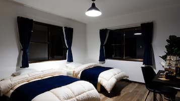 Casa | Edredón, cortinas blackout, tabla de planchar con plancha y wifi gratis 