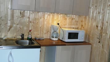 Casa de campo, vista a la montaña | Cocina privada | Refrigerador y microondas