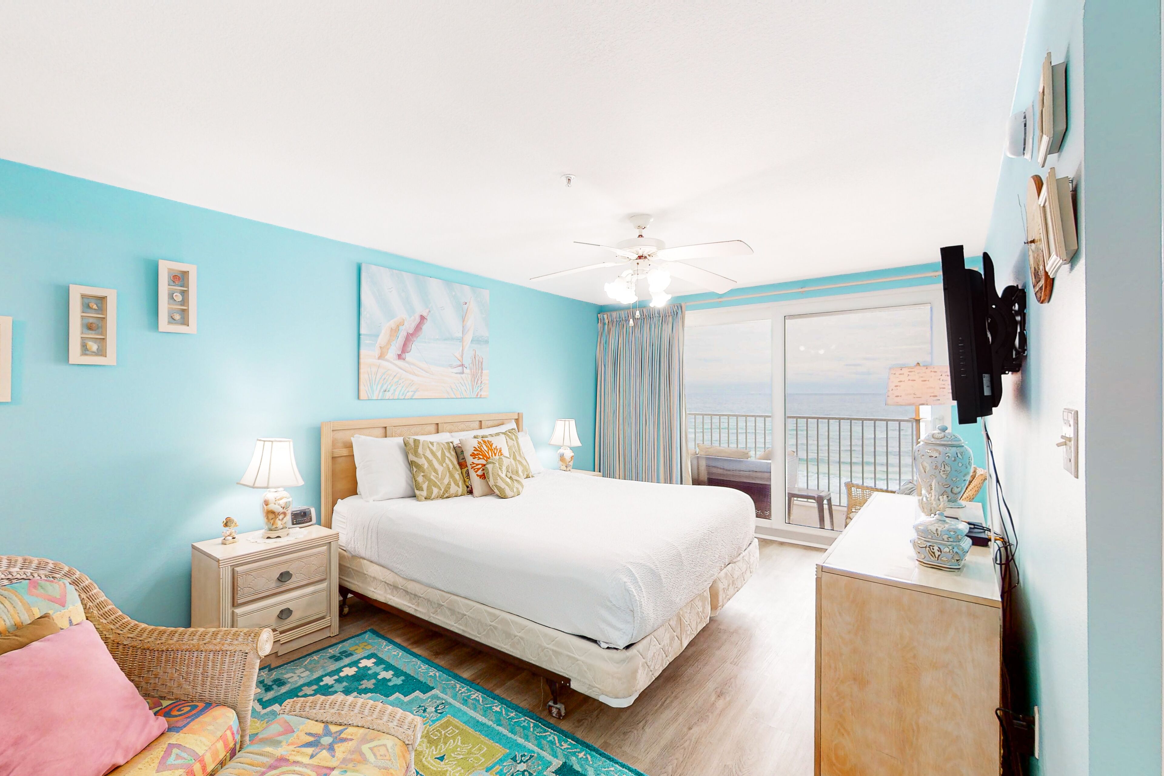 2 bedrooms, iron/ironing board, internet, bed sheets