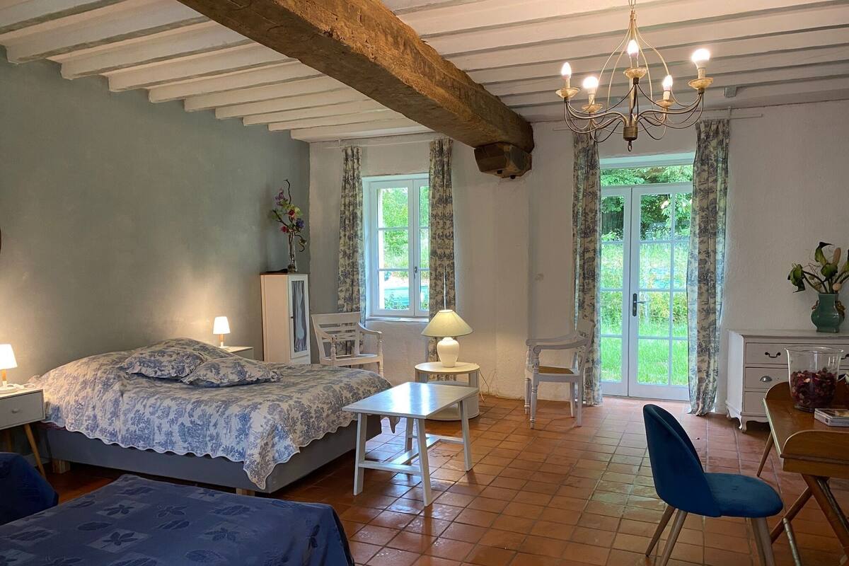 Décoration personnalisée, ameublement personnalisé, draps fournis