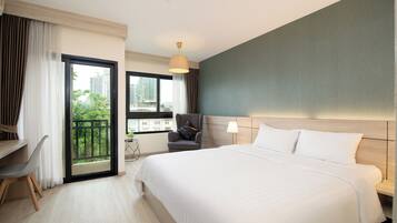 Minibar, in-room safe, individually decorated, individually furnished