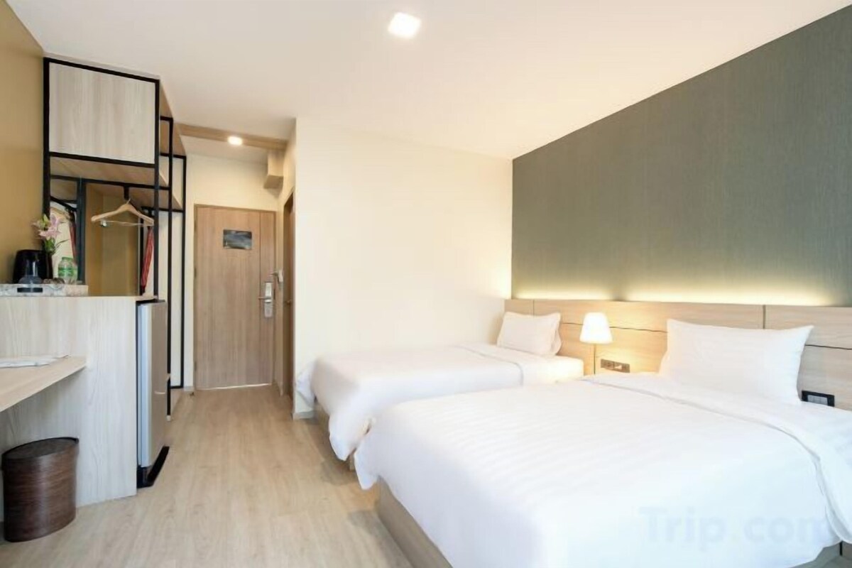 Minibar, in-room safe, desk, blackout curtains