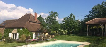 COUNTRY HOUSE - EXCEPTIONAL VIEW - SWIMMING POOL - Sleeps 12