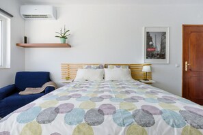WiFi, bed sheets - Private Studio - A/C (Faro)