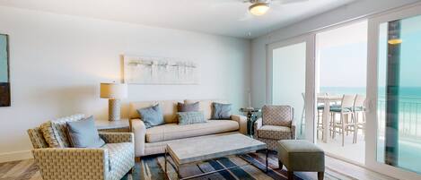 Televisión, reproductor de DVD y videoteca