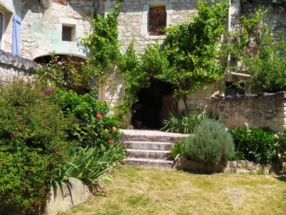 Le Refuge des Elfes, a charming troglodyte near Beauval and the Châteaux