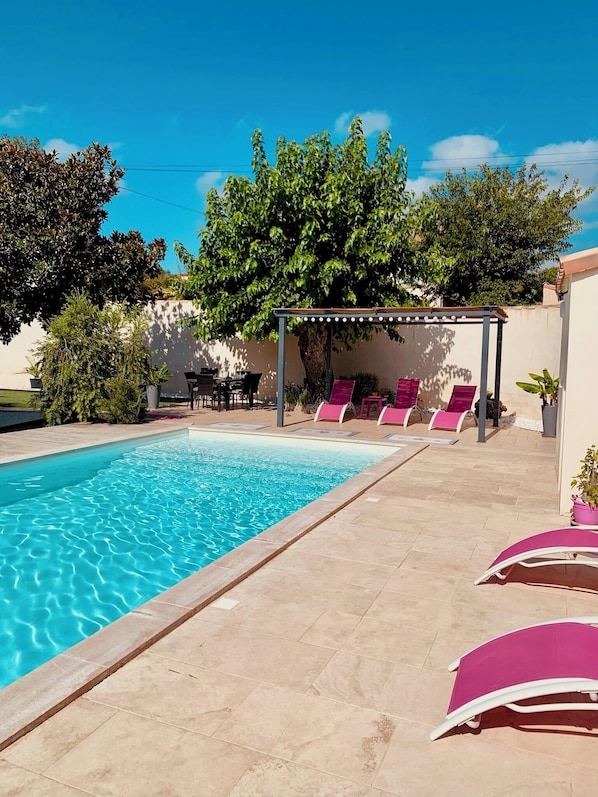 Piscine extérieure, piscine chauffée