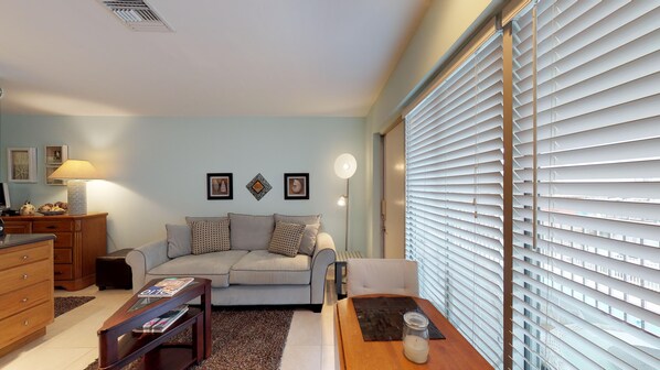 Imagen sin descripción, 1 de 16, botón