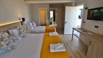 Sea View Suite | Laptop workspace, blackout curtains, free WiFi, bed sheets
