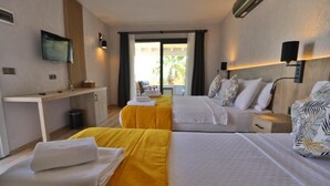Sea View Suite | Laptop workspace, blackout drapes, WiFi (free), bed sheets - Ali's Hotel Beach (Bodrum)