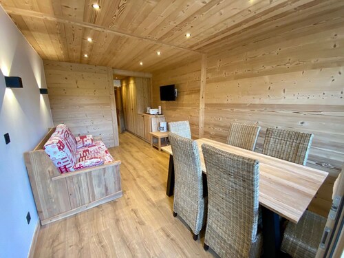 Renovierte Wohnung für 8 Personen mit Balkon, im Dorfzentrum von La Clusaz