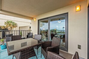 Outdoor dining - 3 bedroom oceanfront condo on 1st floor with elevator. Pool. (North Myrtle Beach)