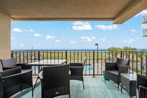 Outdoor dining - 3 bedroom oceanfront condo on 1st floor with elevator. Pool. (North Myrtle Beach)