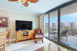 Televisio, DVD-soitin, videokirjasto