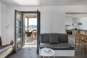 Villa | 3 bedrooms, in-room safe, desk, bed sheets - Sky 3 Bedroom Villa Sea View Private Pool (Paros)